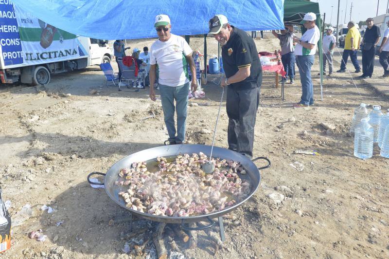 La romería de San Crispín emociona a los ilicitanos