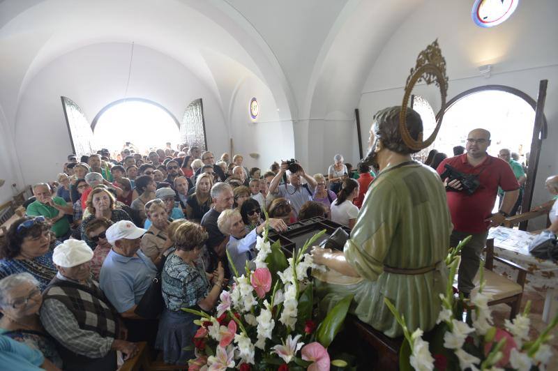 La romería de San Crispín emociona a los ilicitanos