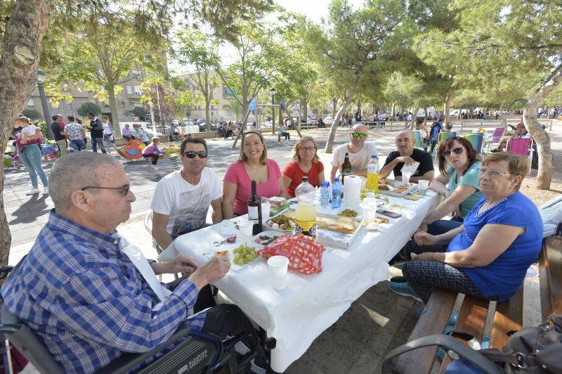 La romería de San Crispín emociona a los ilicitanos