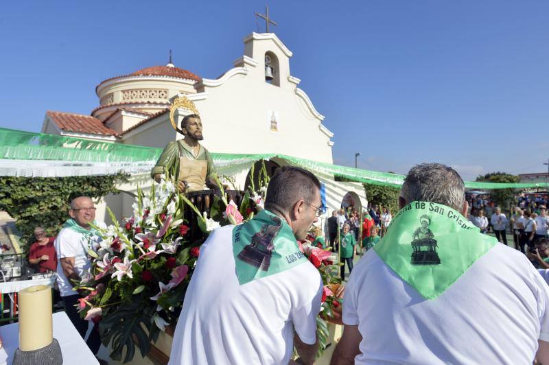 La romería de San Crispín emociona a los ilicitanos