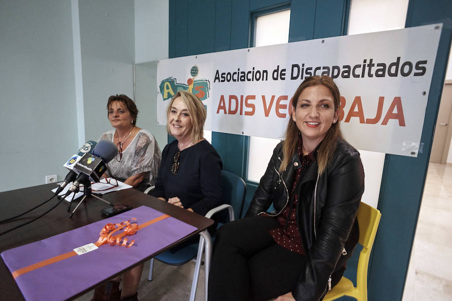 Presentación del nuevo calendario de Adís