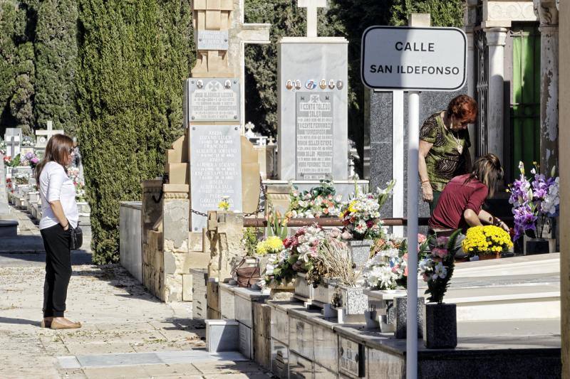 Preparativos previos al día de Todos los Santos