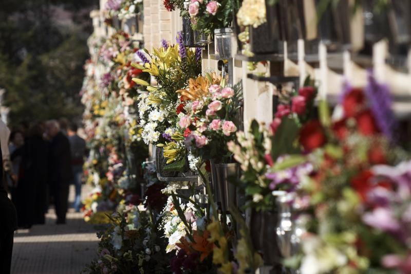 La Vega Baja honra la memoria de sus difuntos en el día de Todos los Santos