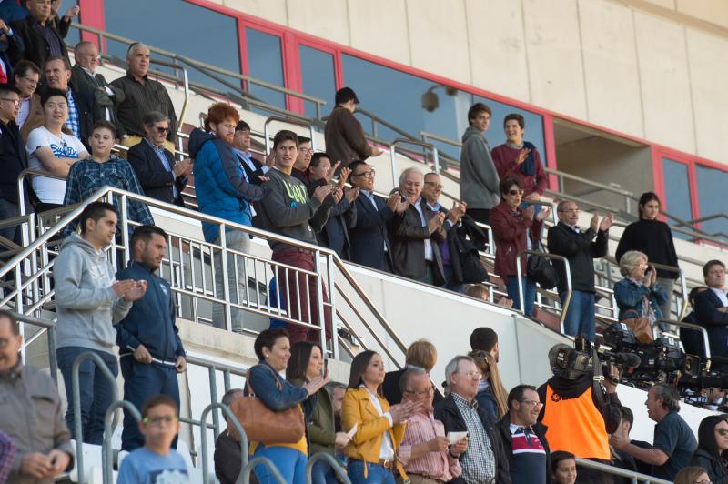 Fiesta en la grada por el derbi de Shanghái