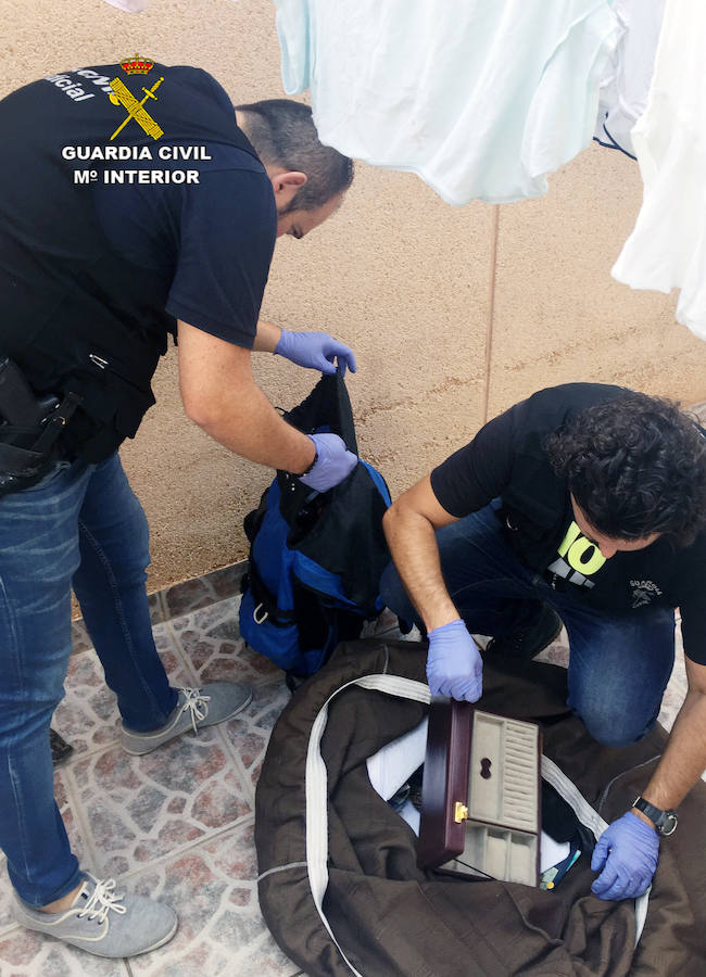 Doce detenidos por una veintena de robos violentos con armas de fuego