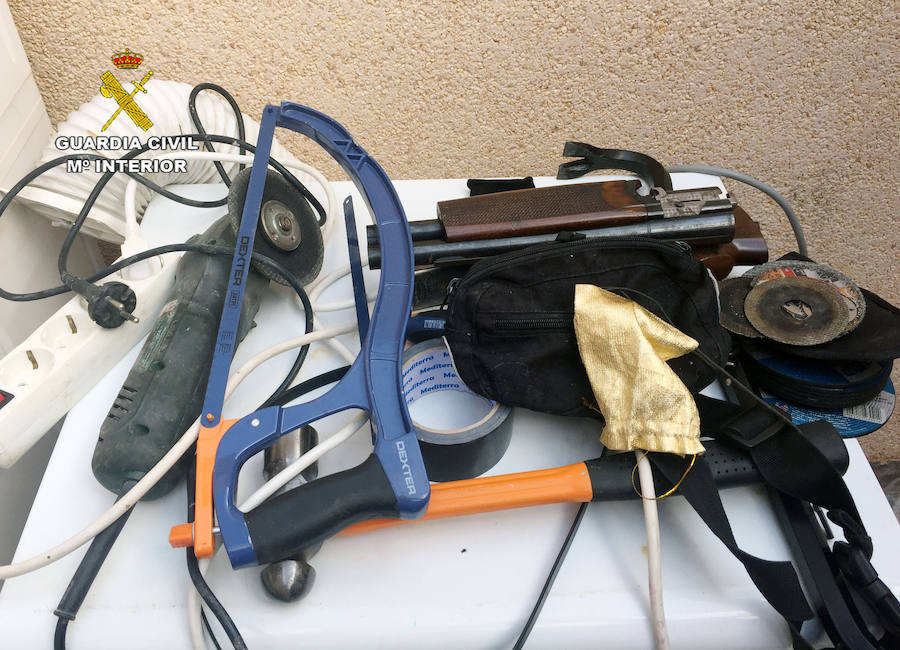 Doce detenidos por una veintena de robos violentos con armas de fuego