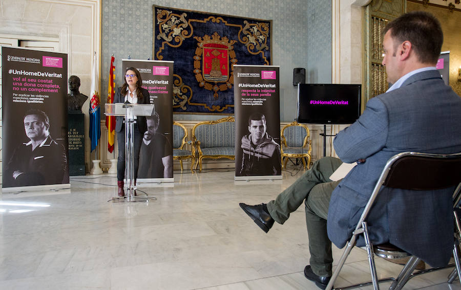 Oltra presenta la campaña institucional con motivo del Día de la Eliminación de la Violencia Machista