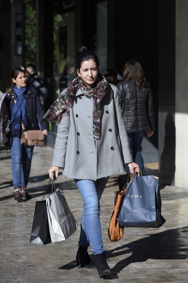 El &#039;Black Friday&#039; trae la alegría a los comercios en Murcia