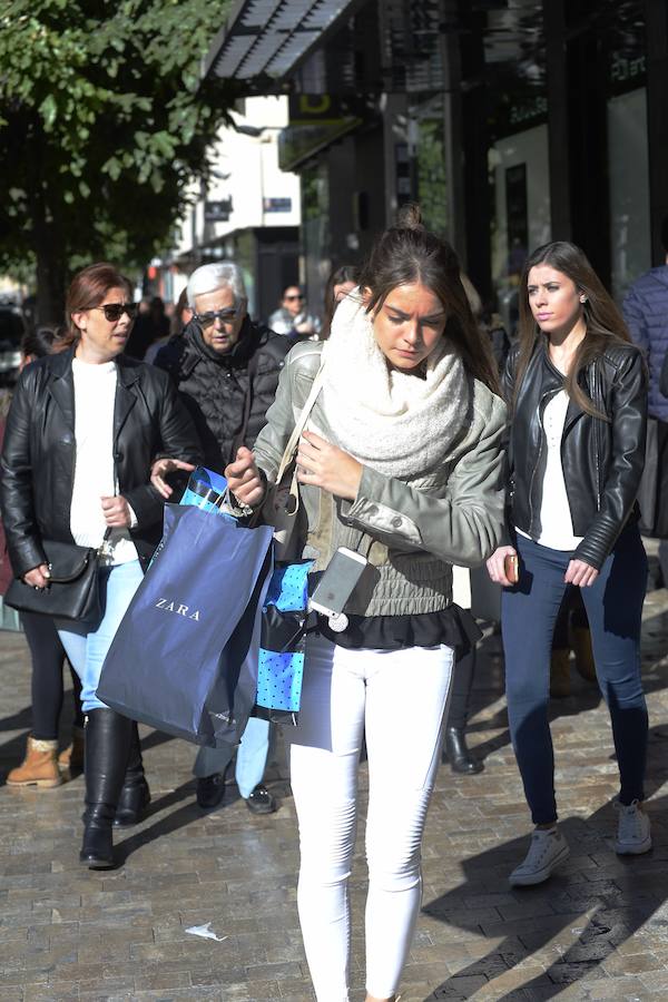 El &#039;Black Friday&#039; trae la alegría a los comercios en Murcia