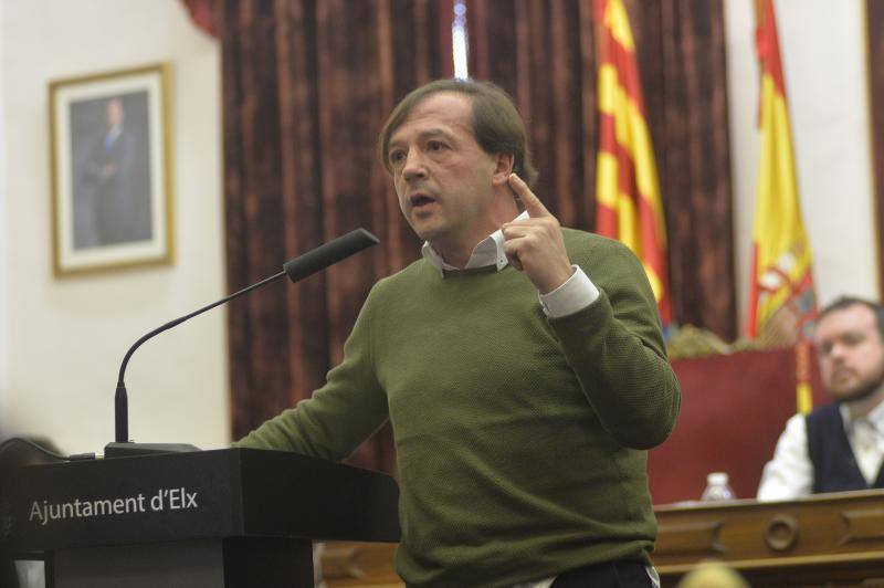 Las imágenes del pleno del Ayuntamiento de Elche