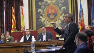 Las imágenes del pleno del Ayuntamiento de Elche