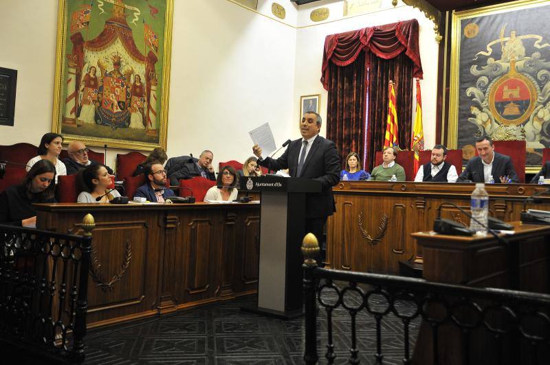 Las imágenes del pleno del Ayuntamiento de Elche