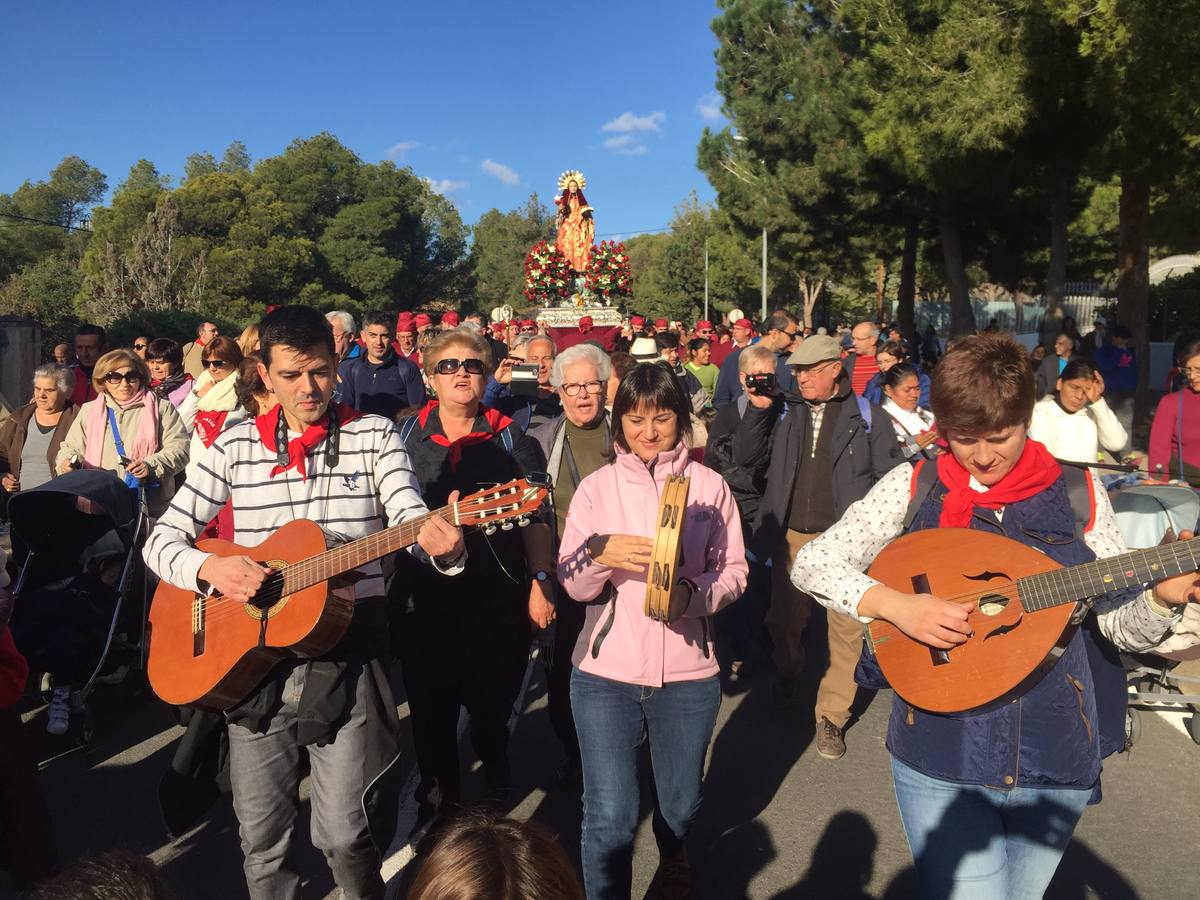 Miles de fieles acompañan a La Santa hasta Totana