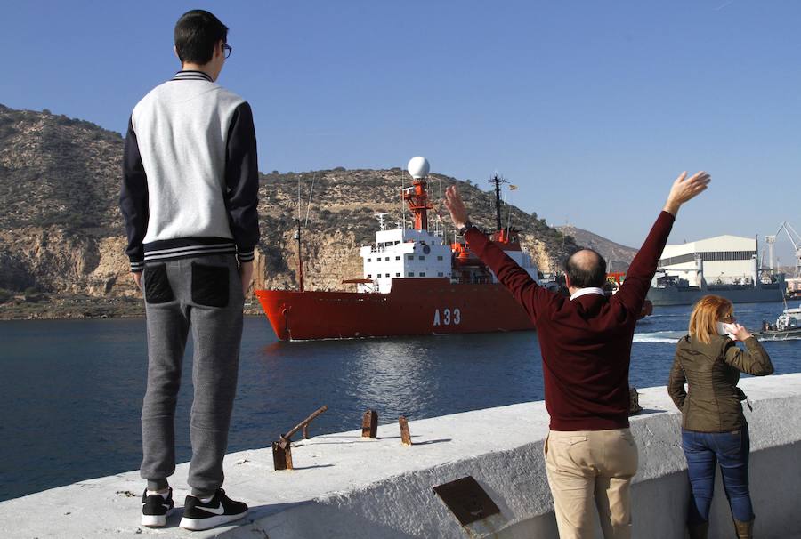 El &#039;Hespérides&#039; vuelve a la Antártida para estudiar el cambio climático