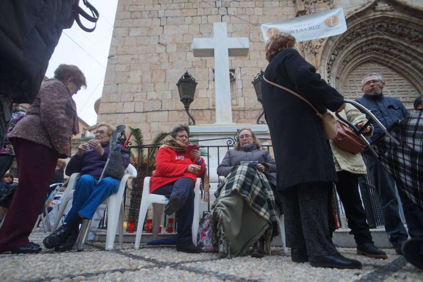 Una nueva manifestación frena el segundo intento de quitar la Cruz de los Caídos de Callosa