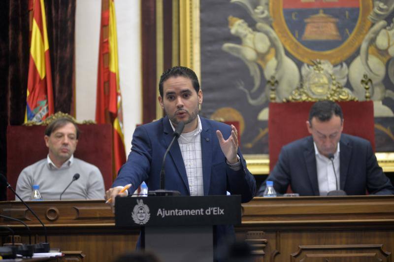 Imágenes del pleno del Ayuntamiento de Elche