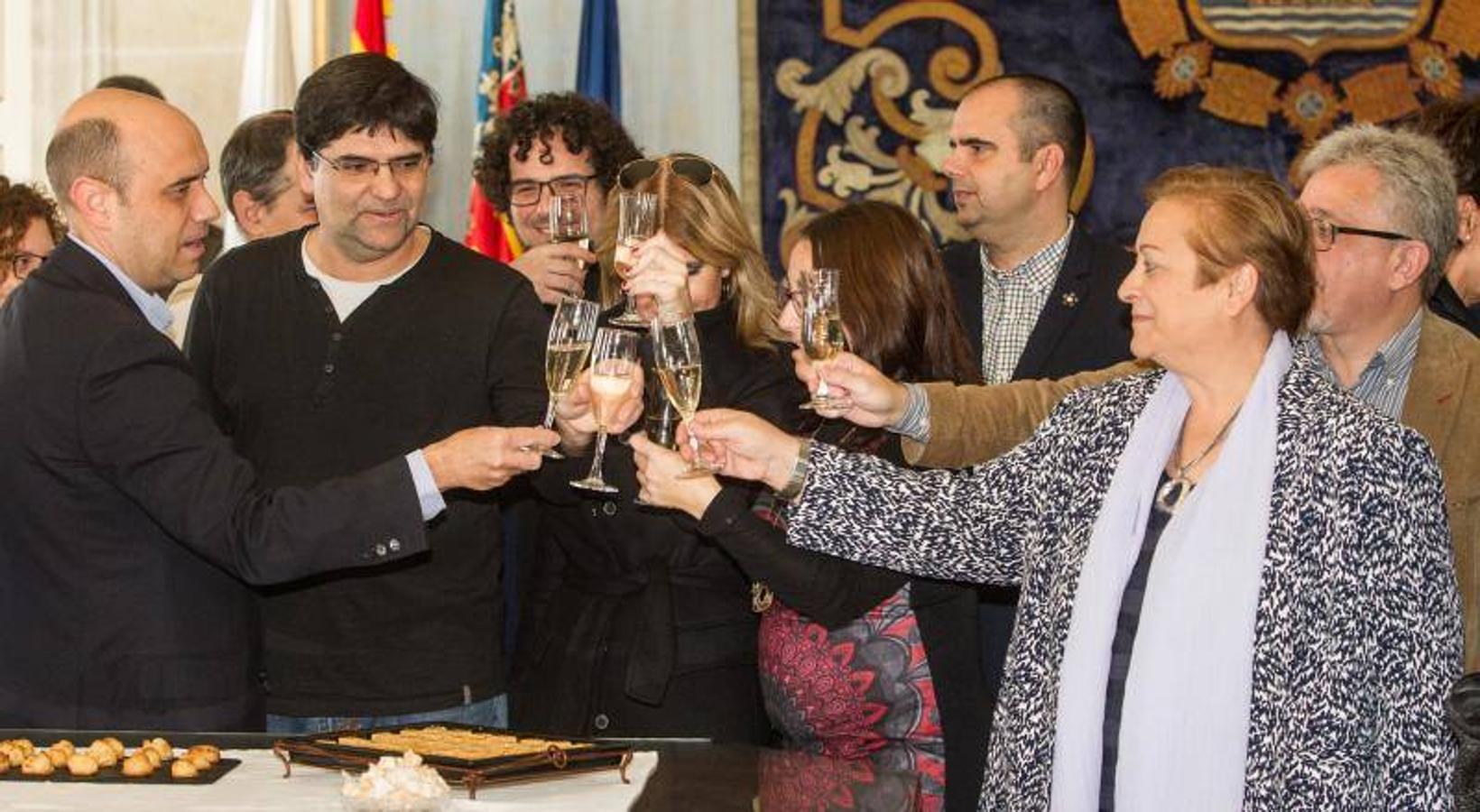 Tradicional brindis de Navidad en el Ayuntamiento