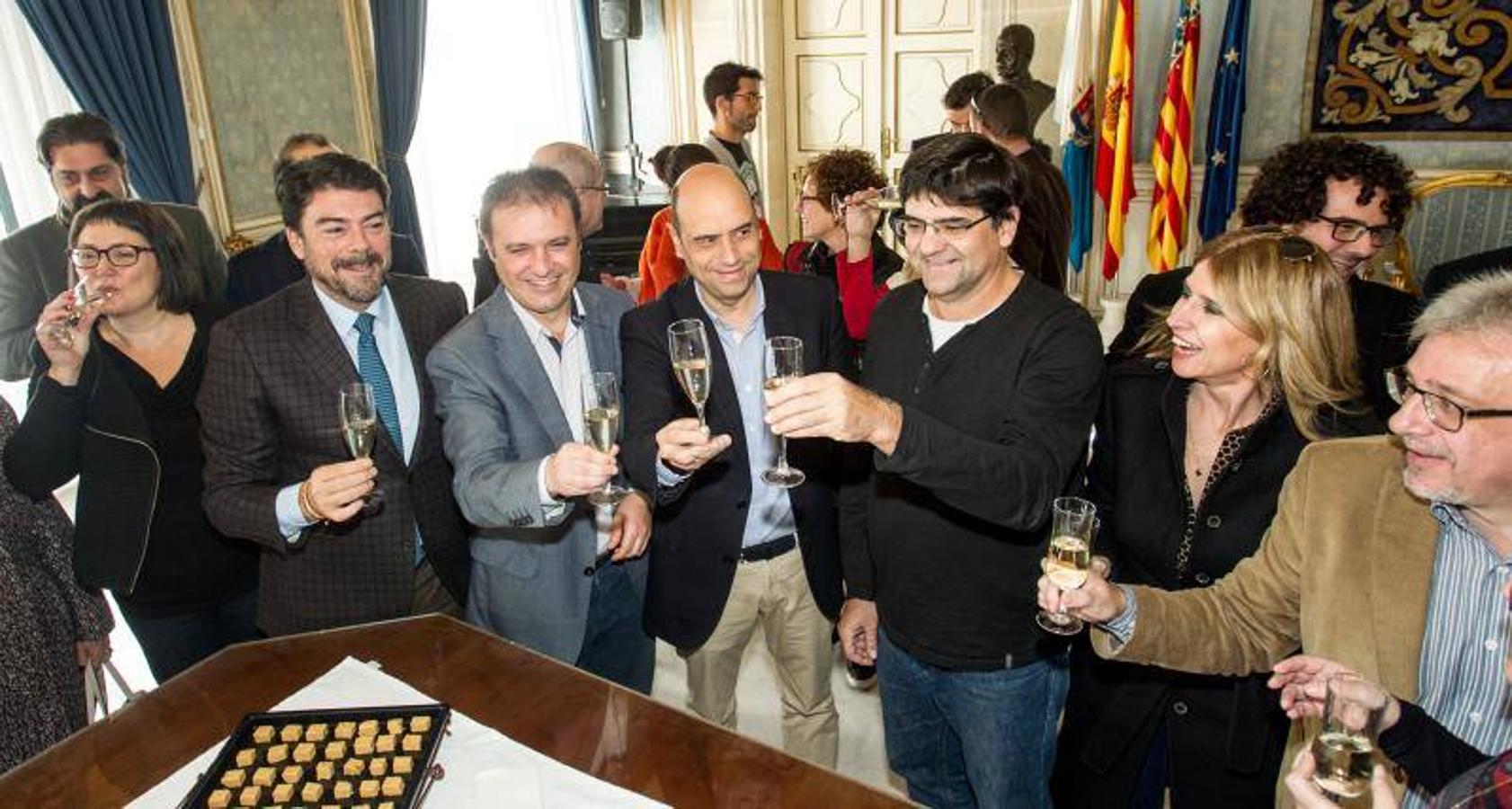 Tradicional brindis de Navidad en el Ayuntamiento