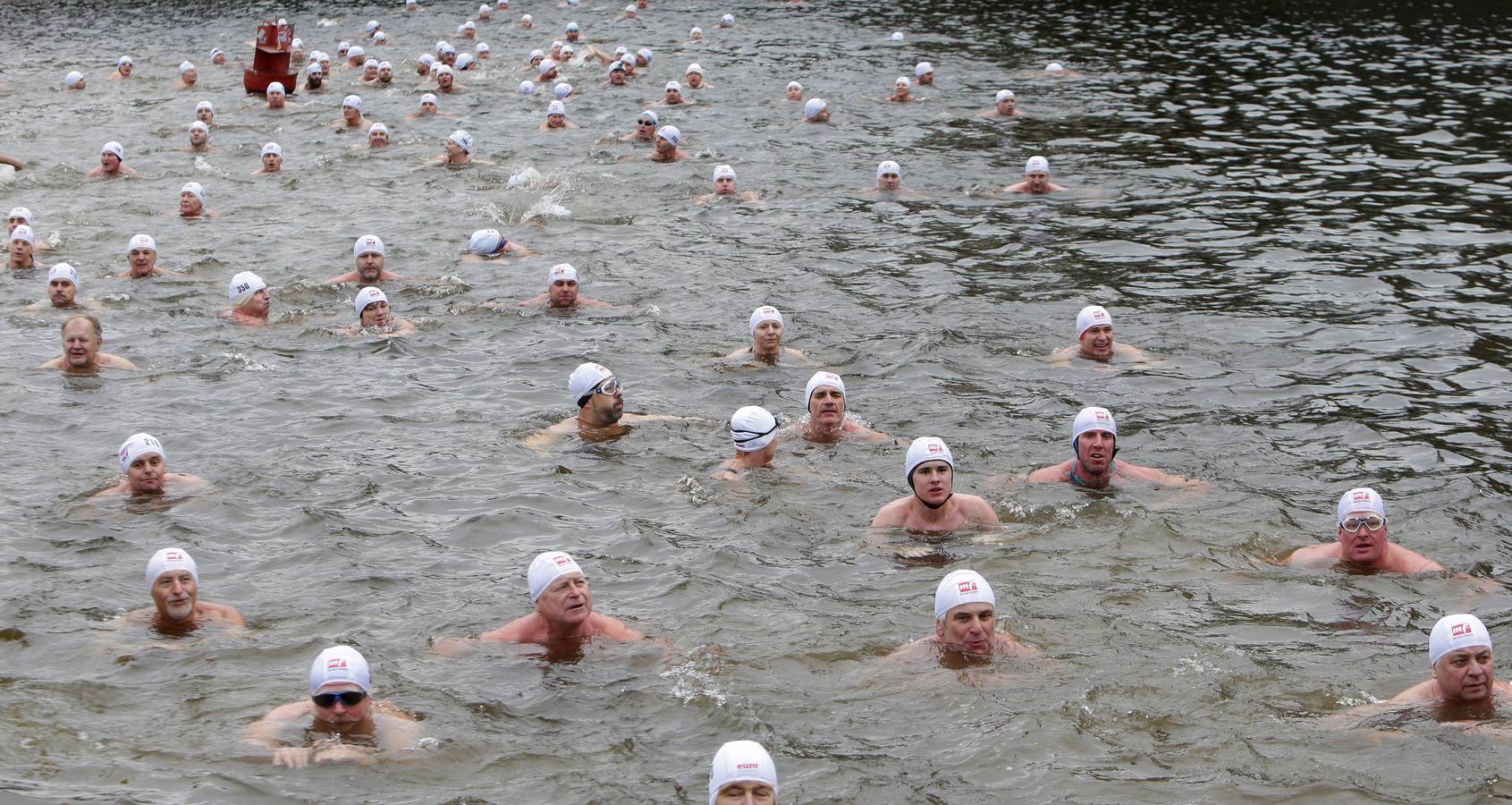 Un gélido chapuzón navideño