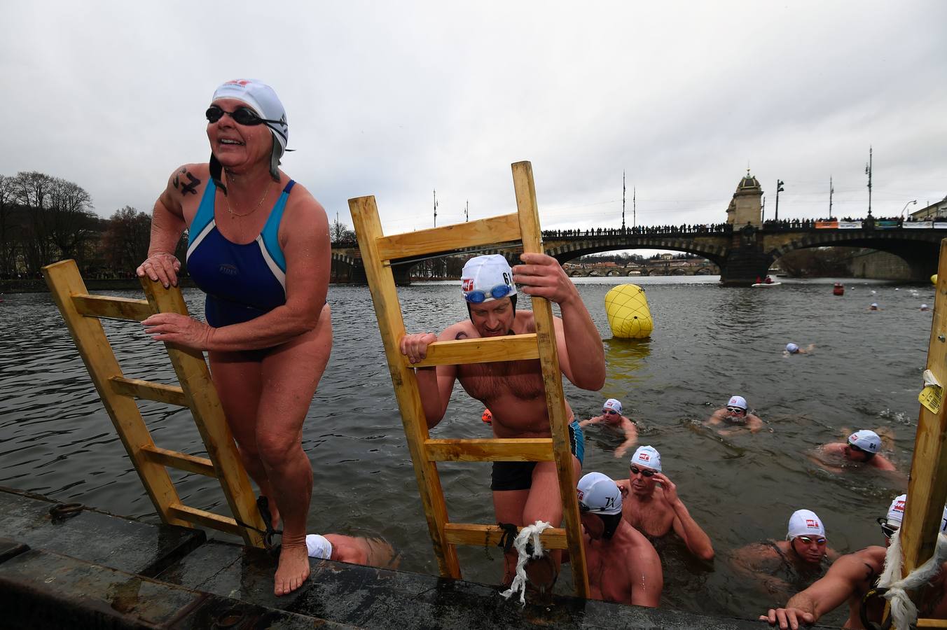 Un gélido chapuzón navideño