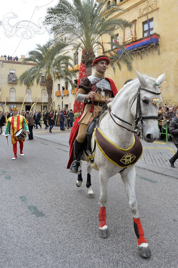 Jubiloso recibimiento a la Virgen