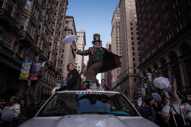 Filadelfia celebra el año con su desfile de máscaras