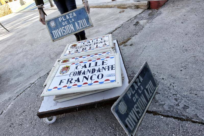 El tripartito pedirá un informe sobre si es legal reponer calles franquistas