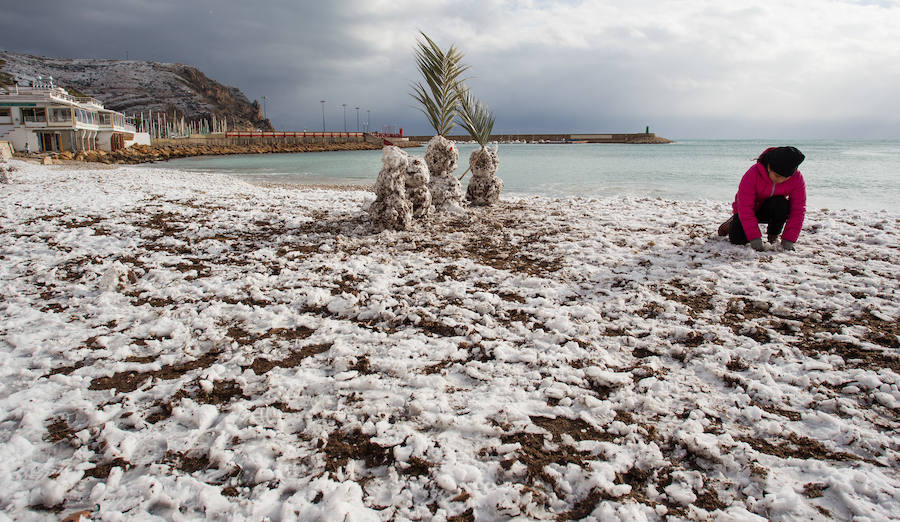 Nieve en las playas de la Marina