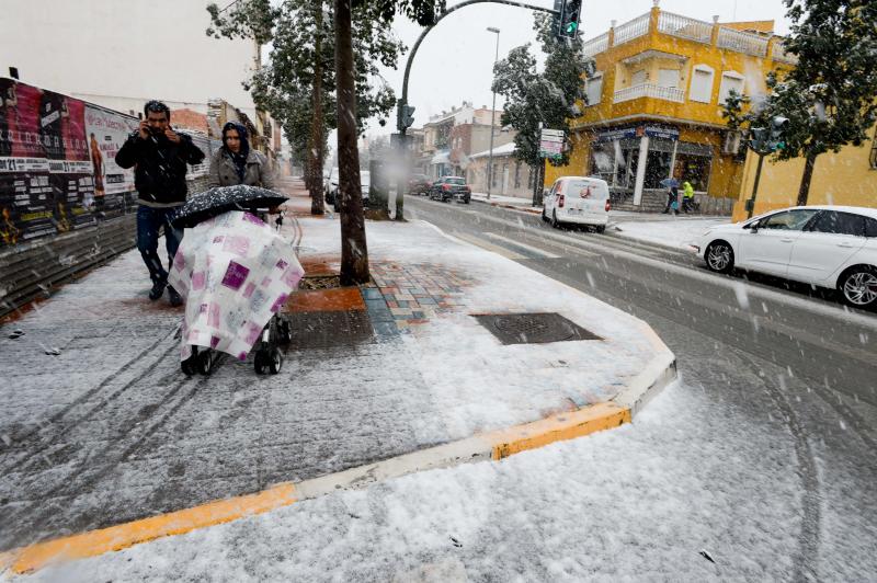 Los copos de nieve le cambian la cara a Cartagena