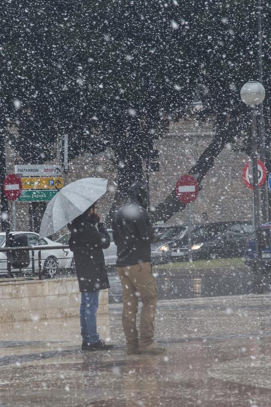 Los copos de nieve le cambian la cara a Cartagena