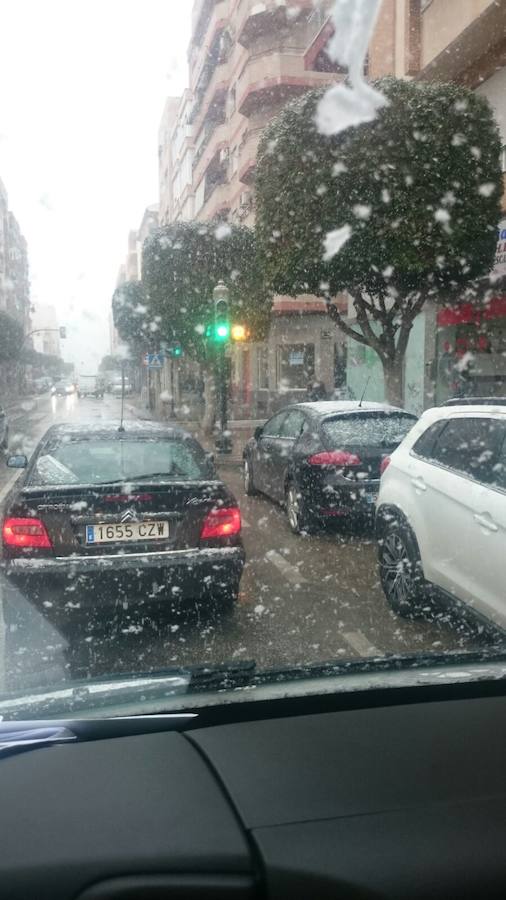 Copos de nieve cayendo sobre Lorca.