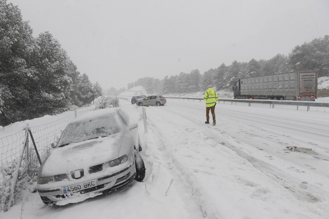 La nieve lleva el caos a las carreteras