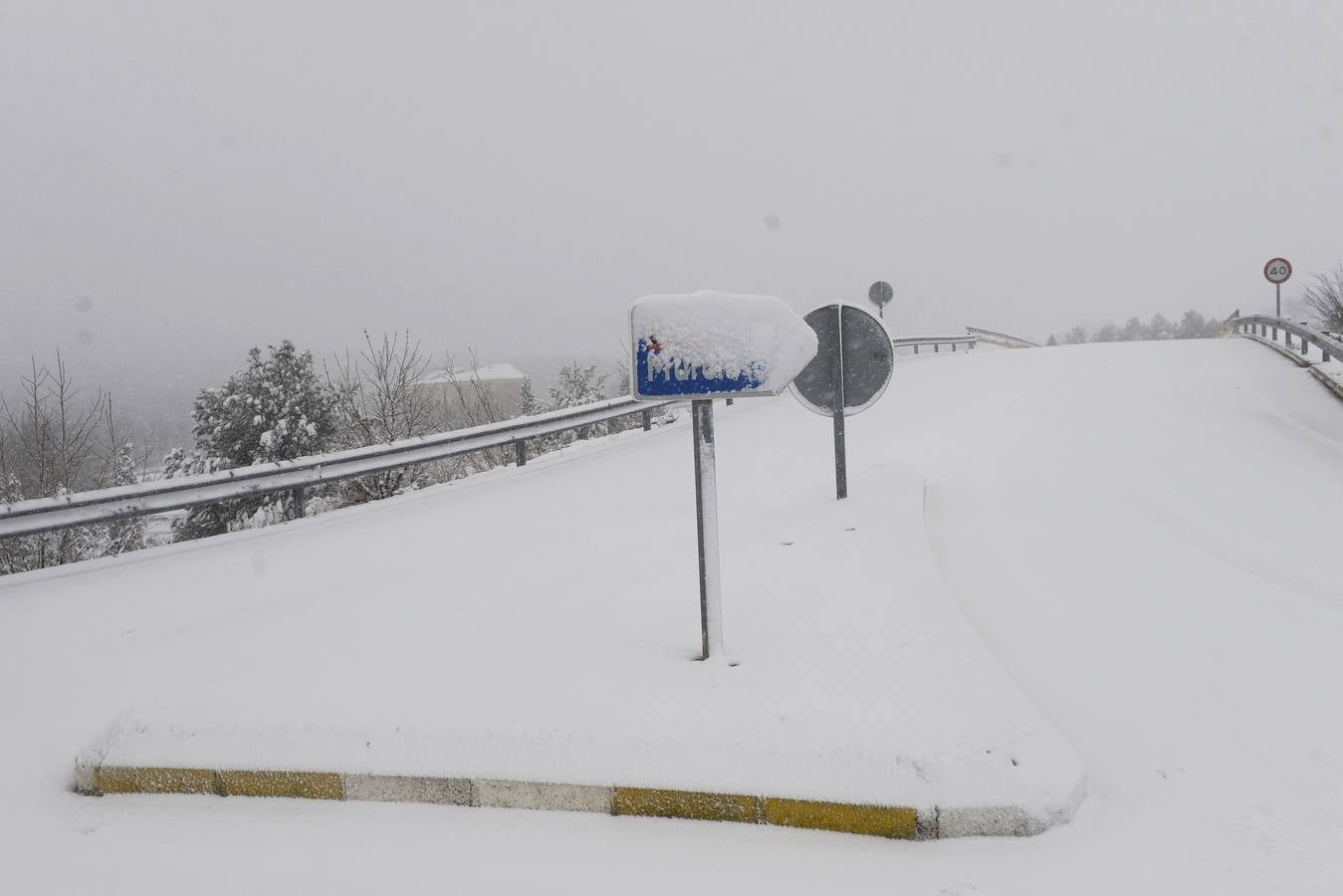 La nieve lleva el caos a las carreteras
