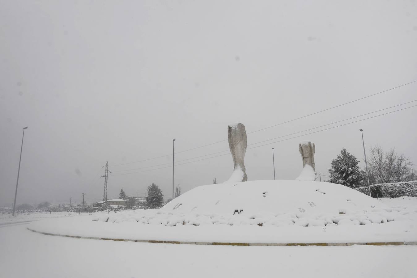 La nieve lleva el caos a las carreteras