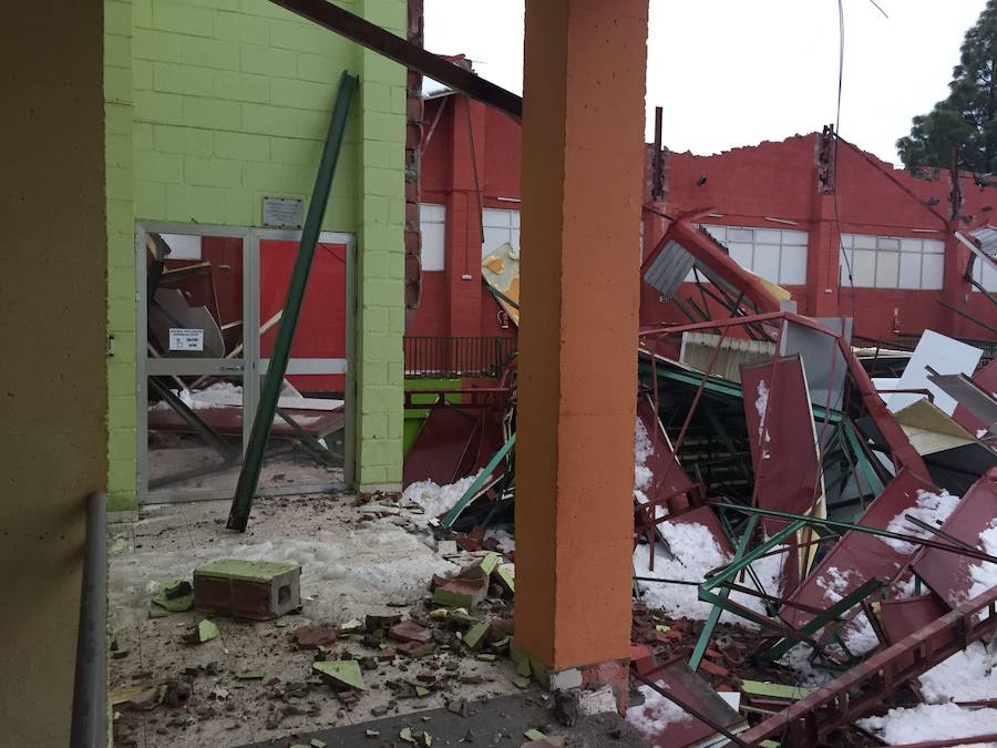 Así ha quedado el pabellón deportivo de Cehegín tras el derrumbe