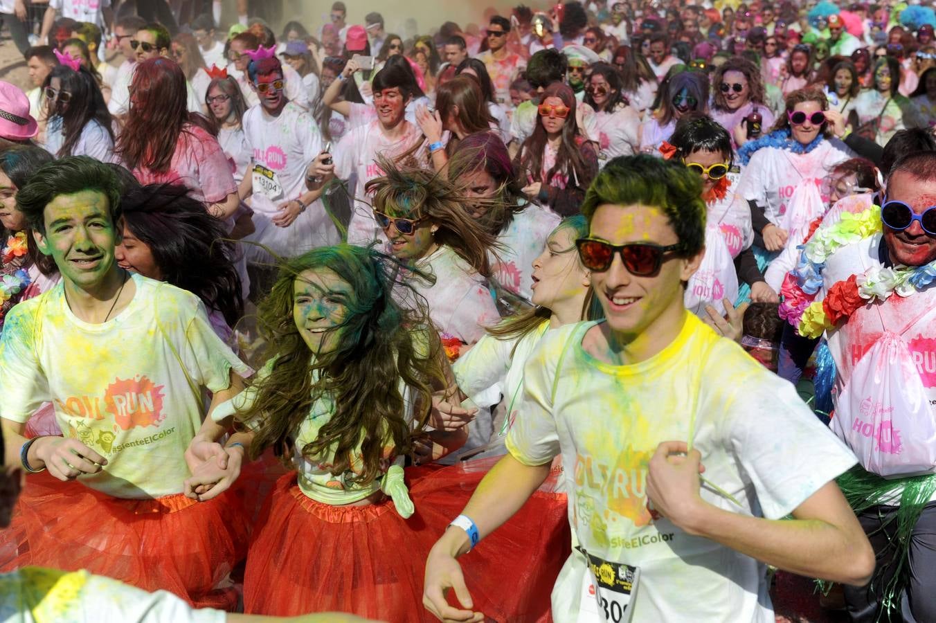 Explosión de polvos de colores en Cabezo de Torres