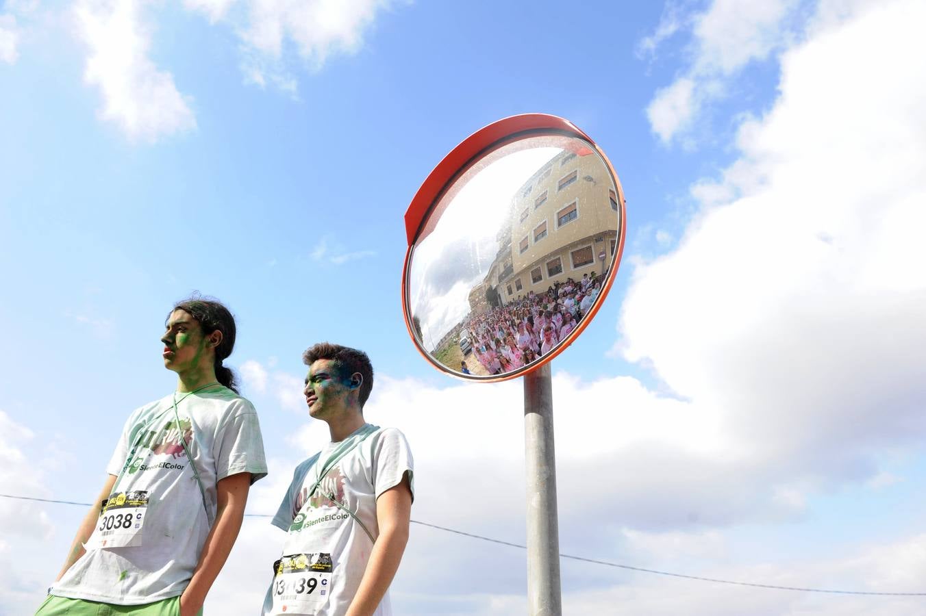 Explosión de polvos de colores en Cabezo de Torres