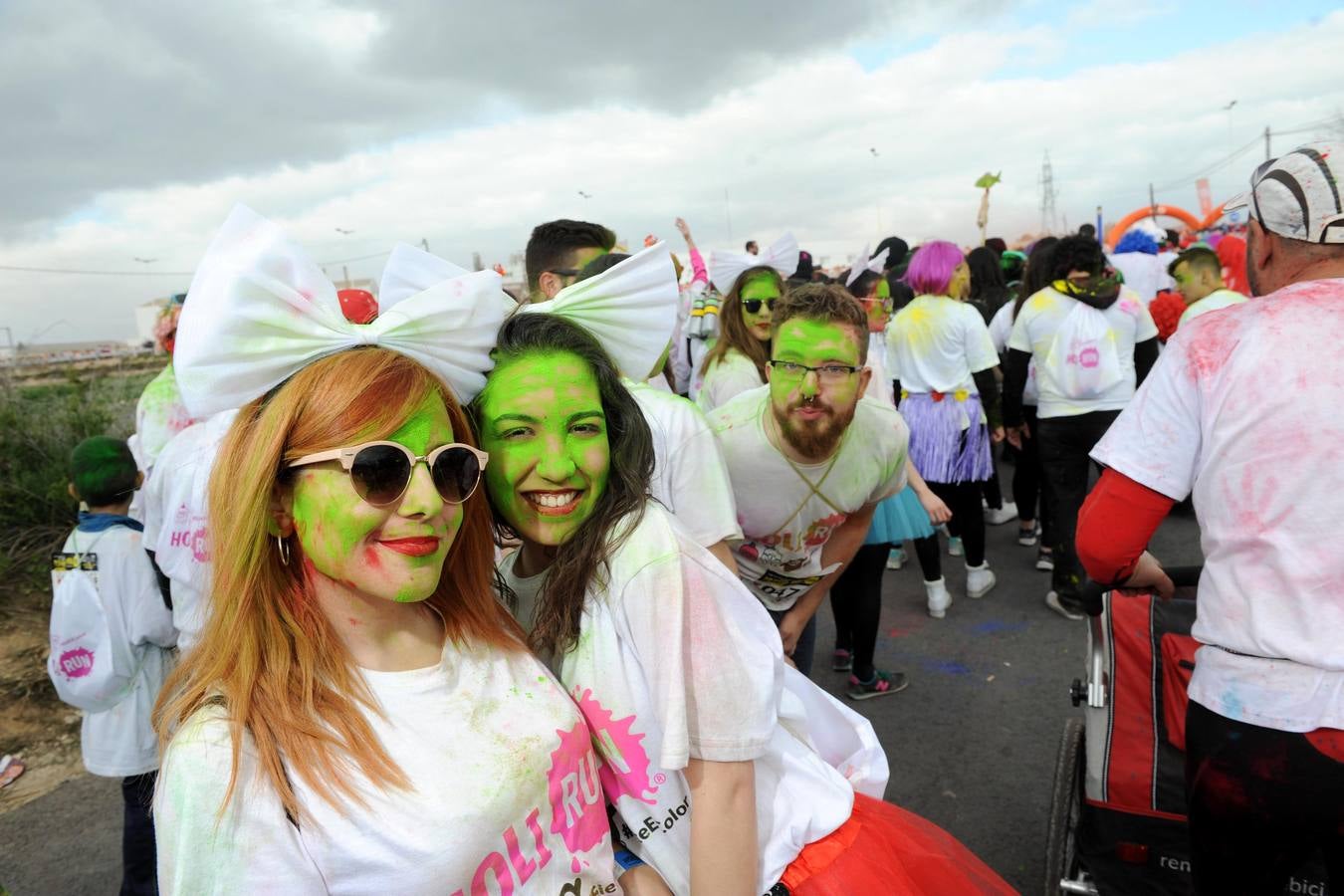 Explosión de polvos de colores en Cabezo de Torres