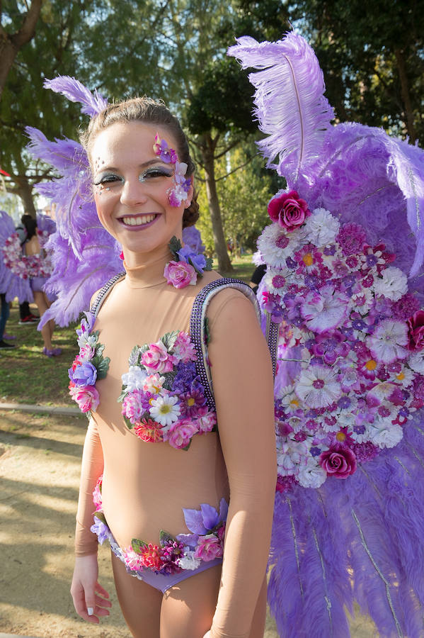 Máscaras y mucho color por las calles de Puente Tocinos