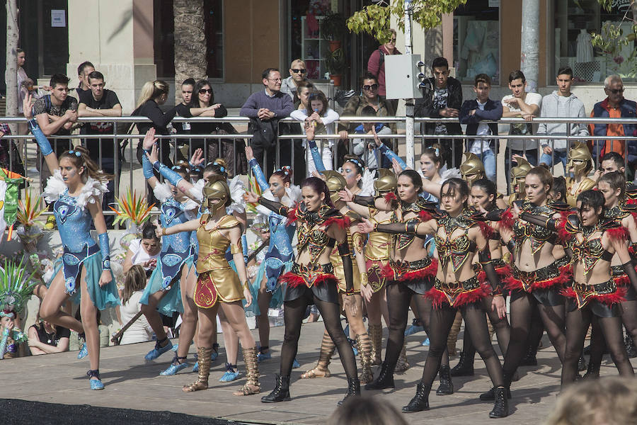 Lunes festivo y movido