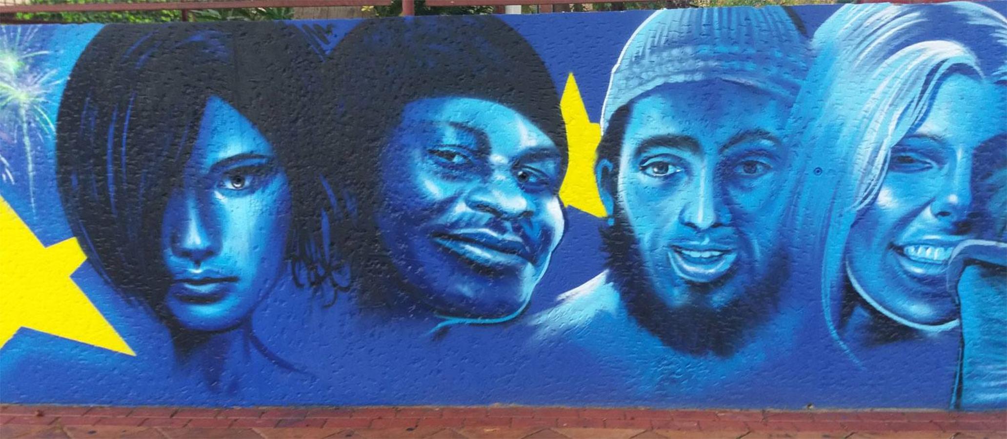 La Oficina del Grafiti recibe cada mes 20 peticiones para eliminar pintadas