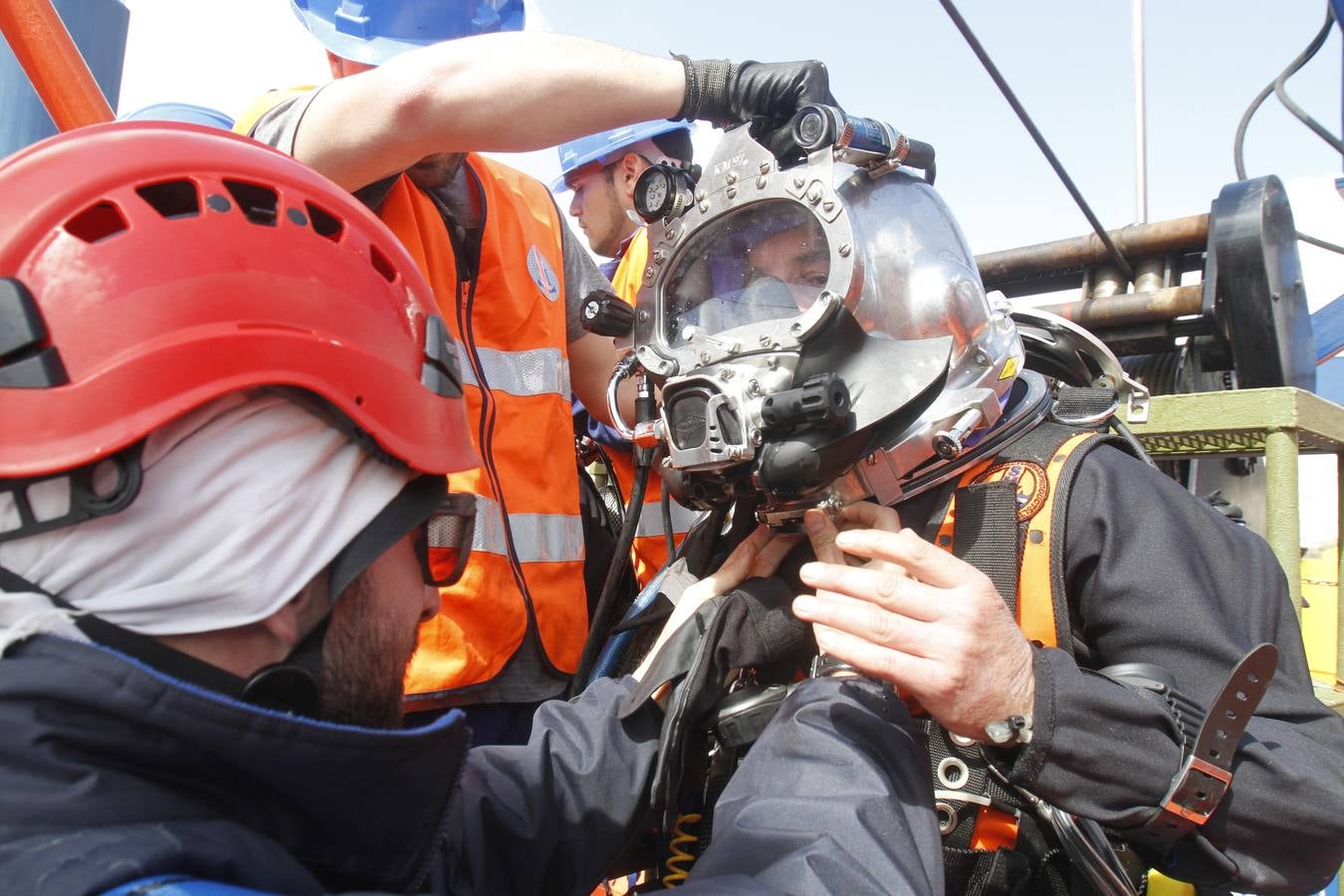 Diez horas sumergidos en la terminal