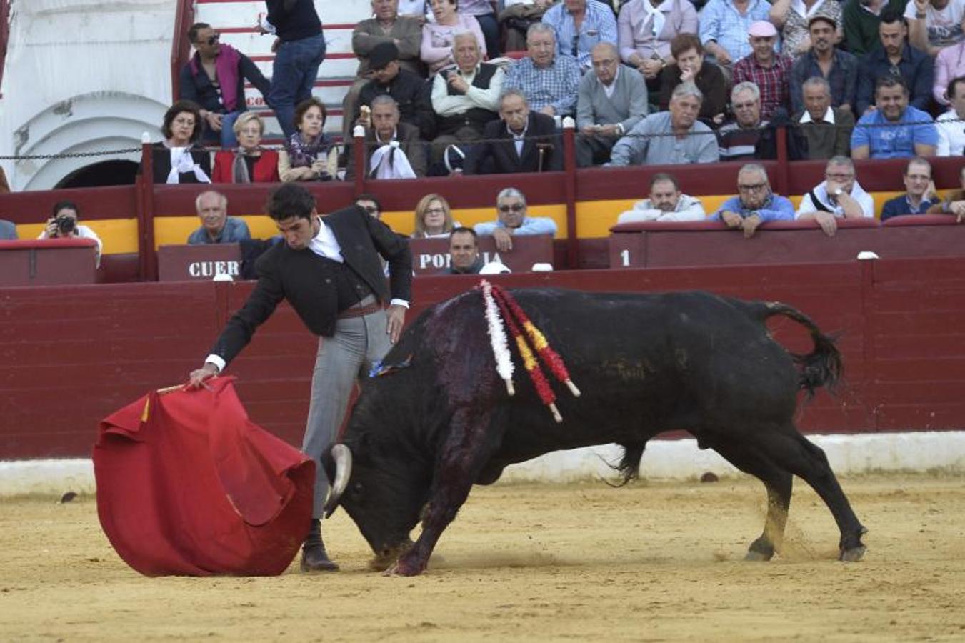 Toreros y solidaridad triunfan en el festival contra el cáncer