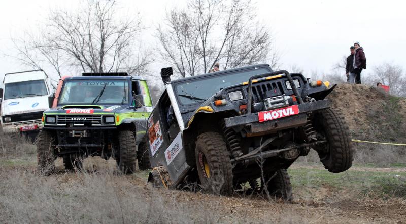 Todoterrenos y quads se bajan al fango
