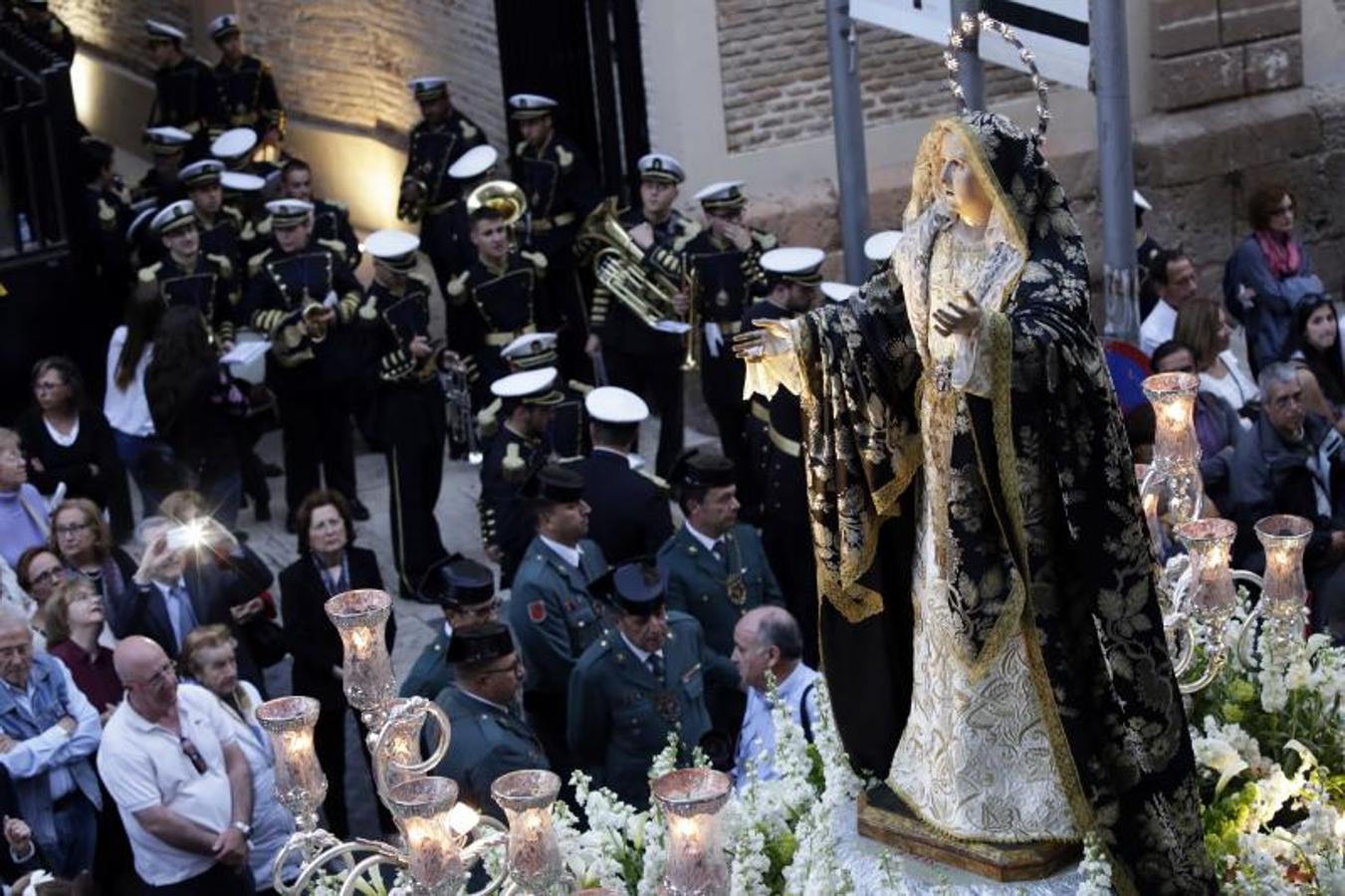 El Cristo de la Salud impone solemnidad en las calles de Murcia