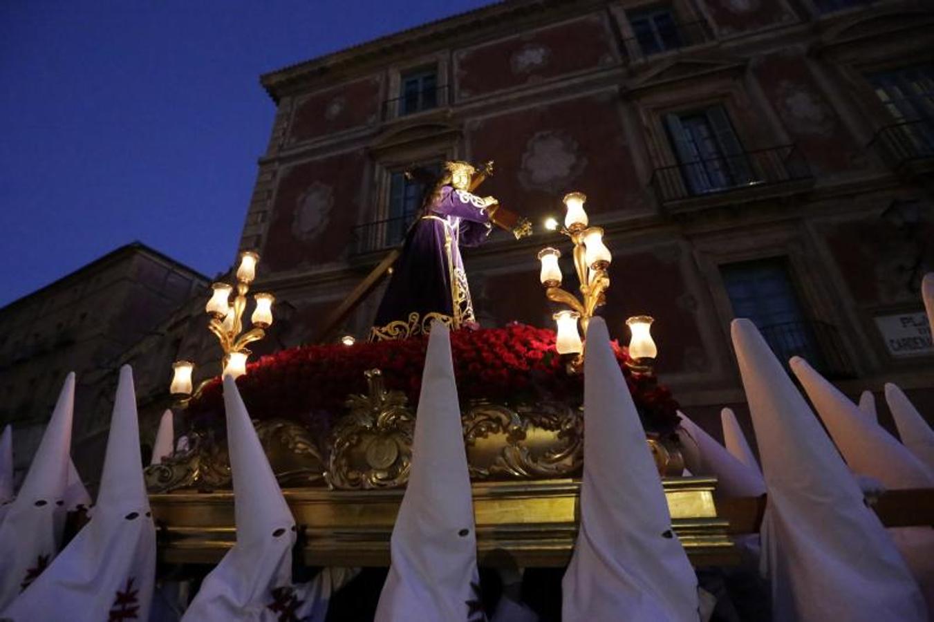 El Cristo de la Salud impone solemnidad en las calles de Murcia