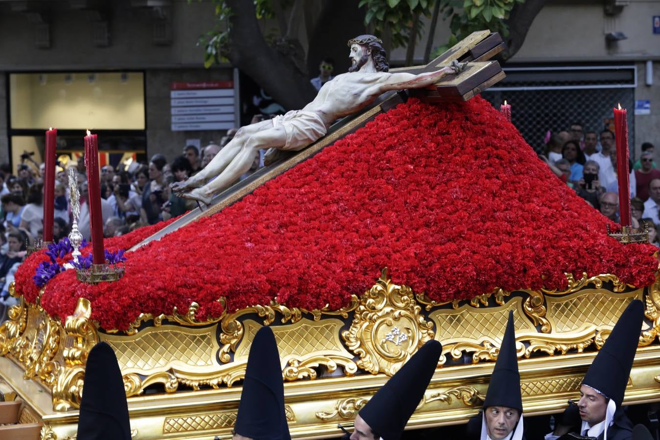 El Santo Sepulcro recorre las calles de Murcia