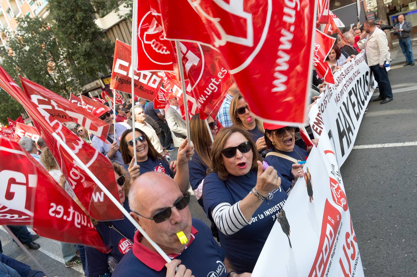 Trabajadores y sindicatos salen a la calle contra la precariedad