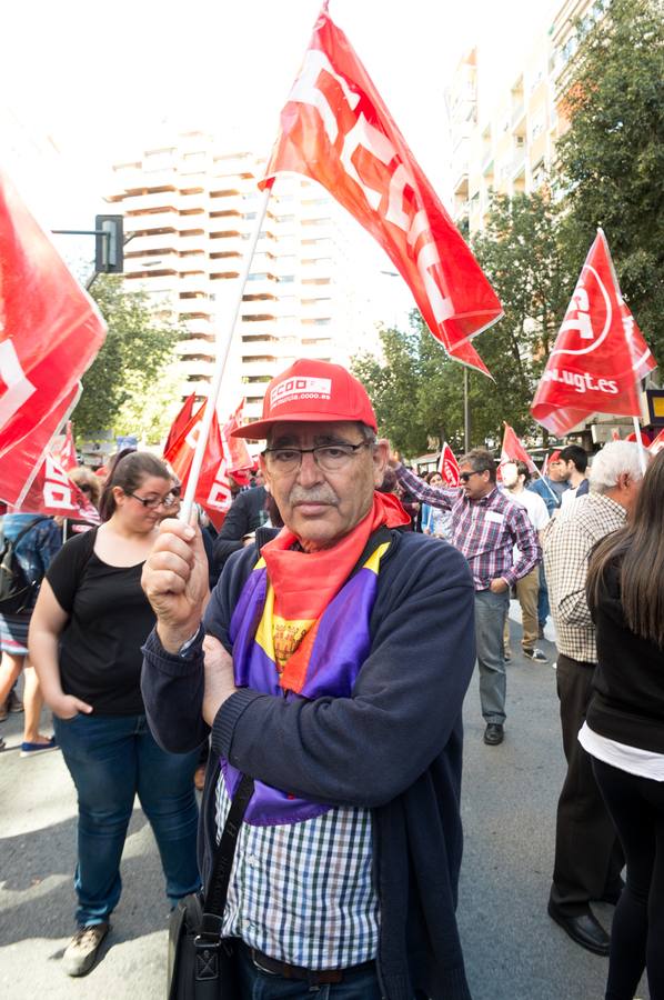 Trabajadores y sindicatos salen a la calle contra la precariedad