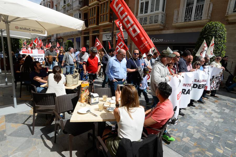 Trabajadores y sindicatos salen a la calle contra la precariedad